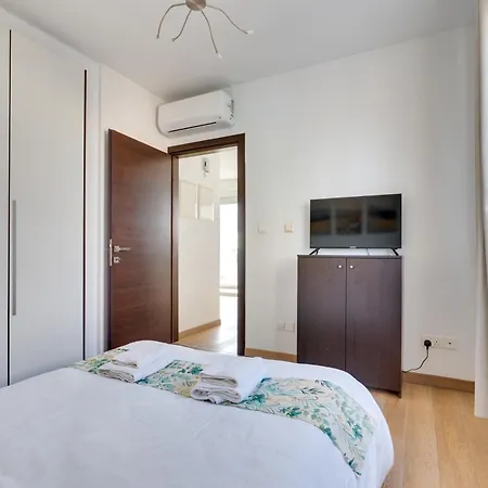 Apartment The Lighthouse 1 Bedroom 604 Larnaca