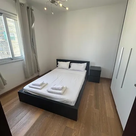 The Lighthouse 1 Bedroom 604 Апартаменти *