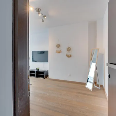 Апартаменти The Lighthouse 1 Bedroom 604 Ларнака