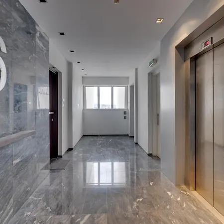 The Lighthouse 1 Bedroom 604 * Ларнака